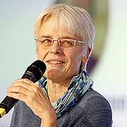 Ulrike Herrmann, Otto Brenner-Preisträgerin "Spezial" 2019 Ulrike Herrmann, Otto Brenner-Preisträgerin "Spezial" 2019