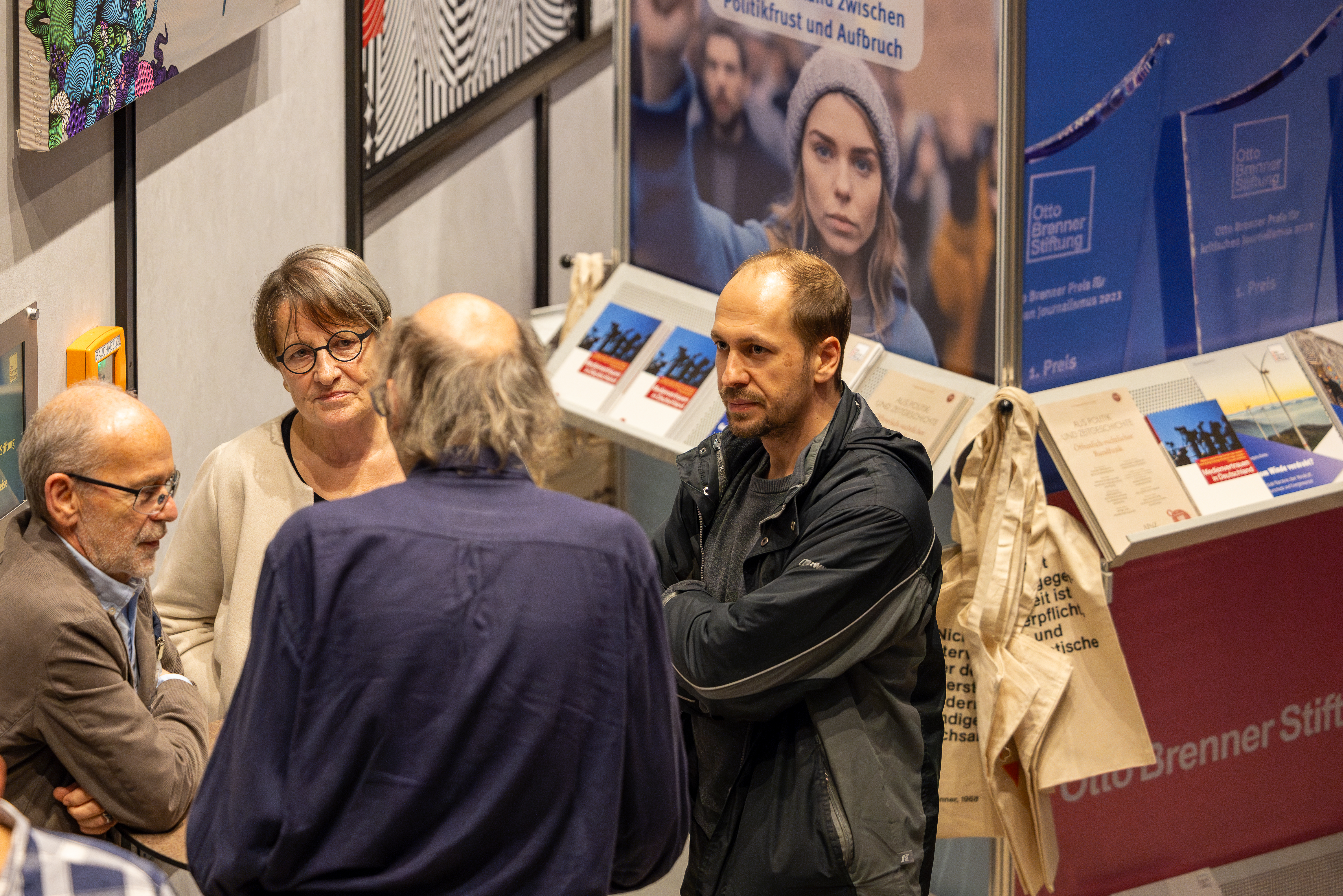 Diskussionen im Anschluss an die Jahrestagung.